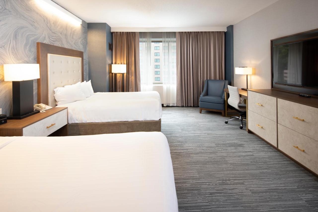 Mountain Deluxe Room, 2 Queens, Non Smoking,1594014330:JPEG